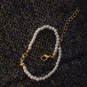 Faux Pearl bracelet ✨💐